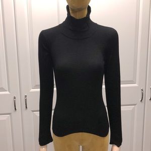 Women’s Max Mara black turtle neck sweater